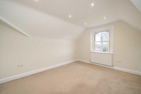 1 bedroom flat for sale, Leamington Park, London W3