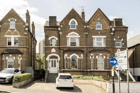 Leamington Park, London W3