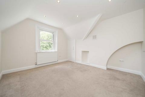 1 bedroom flat for sale, Leamington Park, London W3