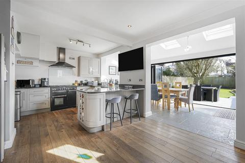 36 Linkway, London, SW20 9AU