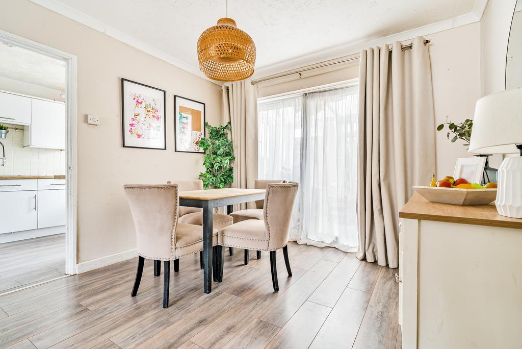 Living / Dining Room)