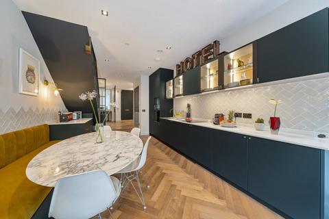2, Eden House New Road, London, N8 8TA