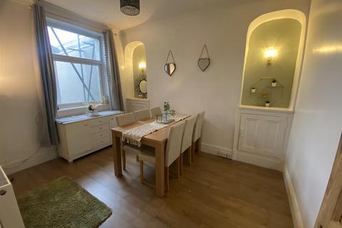 3 bedroom property for sale, Elizabeth Street, Llanelli