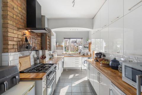 120 Warwick Road, Thornton Heath, CR7 7NG