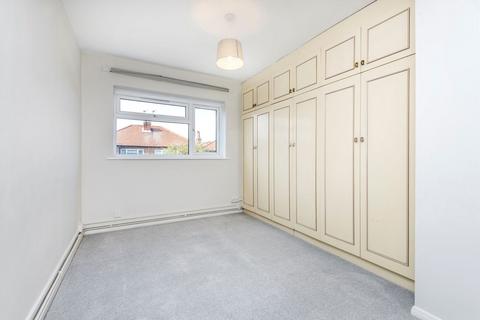 12 Silverdale Close, London, W7 3HR