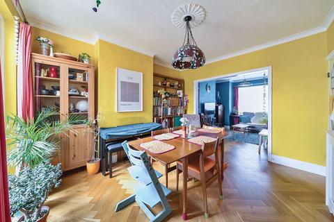 35 Flaxton Road, London, SE18 2EF