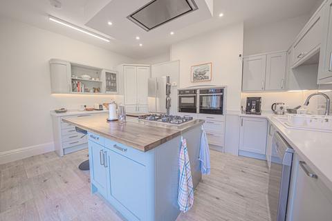 5 bedroom semi-detached house for sale, Avenue Road, Dorridge, B93