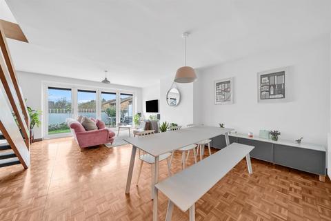 17 Springbourne Court, Beckenham, BR3 5ED