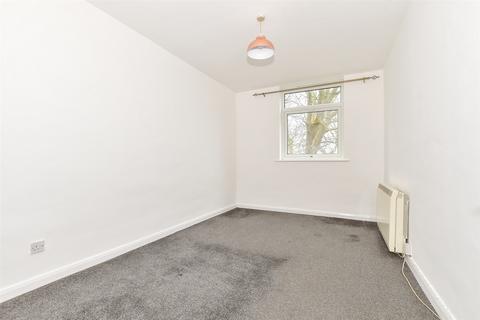 4 Halstead Close, Canterbury, CT2 7UD