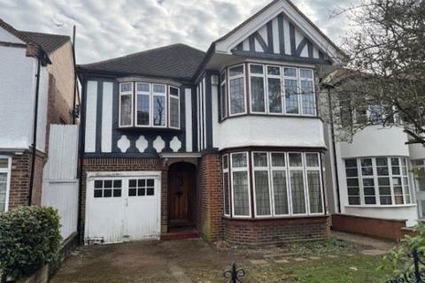 28 Baronsmede, London, W5 4LT