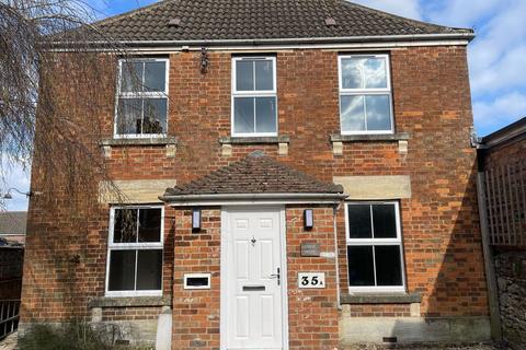 3 bedroom detached house to rent, Harford Street, Trowbridge BA14