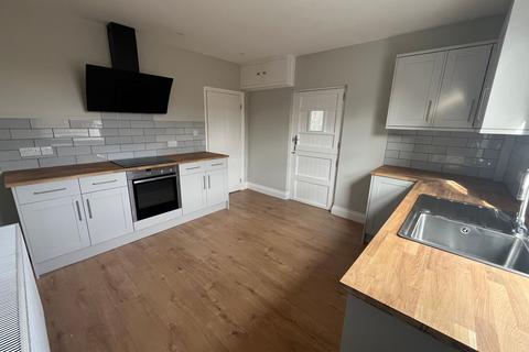 3 bedroom detached house to rent, Harford Street, Trowbridge BA14