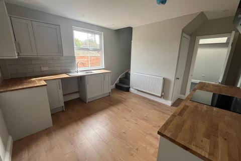 3 bedroom detached house to rent, Harford Street, Trowbridge BA14