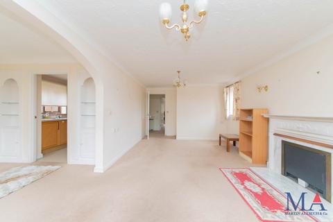 2 bedroom flat for sale, Slade Court, Radlett, WD7