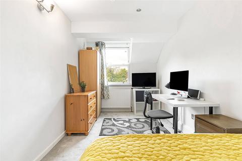 House share to rent, Castlebar Park, London, W5