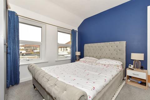 12 Cowdray Square, Deal, CT14 9ES