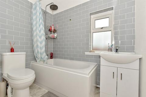 12 Cowdray Square, Deal, CT14 9ES
