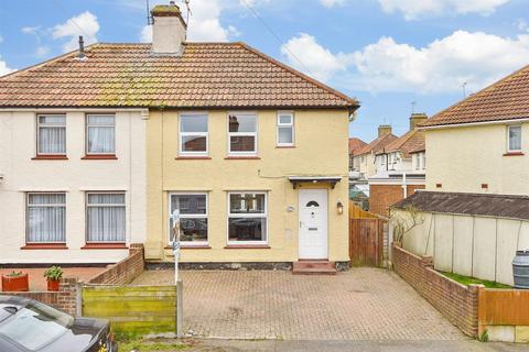 12 Cowdray Square, Deal, CT14 9ES