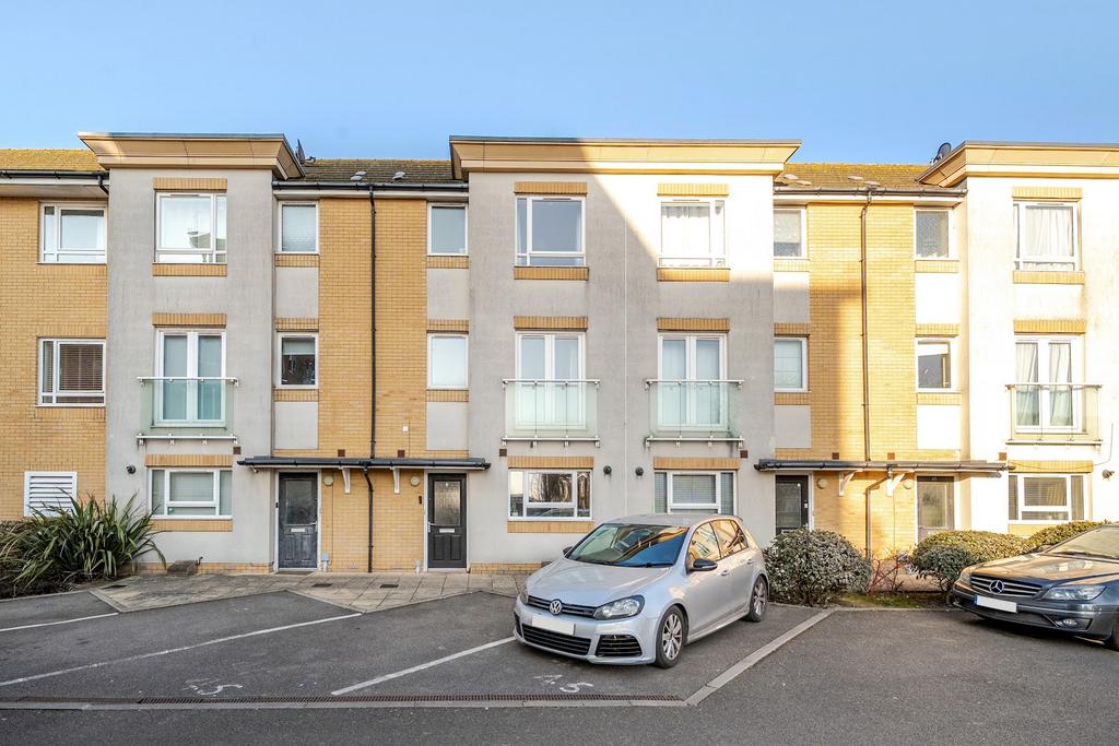 Observatory Way, Ramsgate, CT12 3 bed terraced house - £295,000