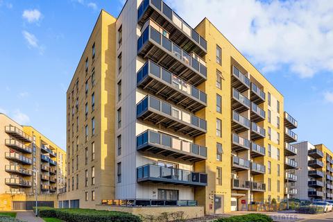 3 bedroom flat to rent, Sandy House, Barking IG11