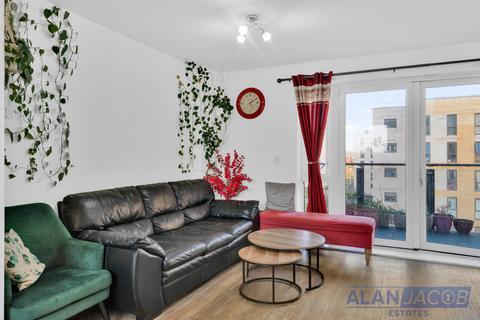 3 bedroom flat to rent, Sandy House, Barking IG11