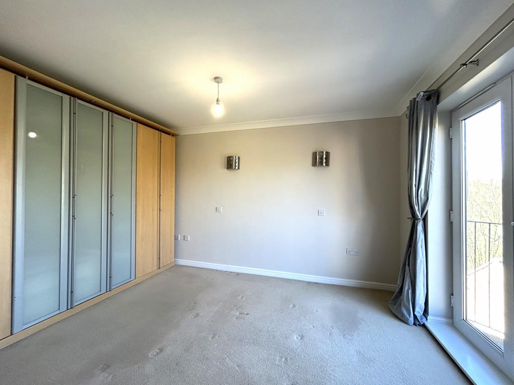 Double bedroom to 2nd Floor