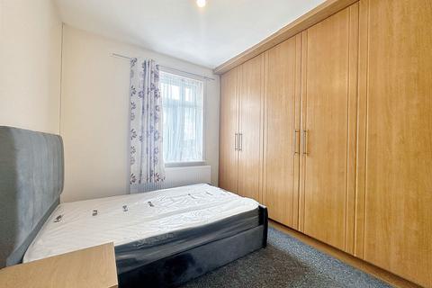 6 bedroom terraced house to rent, Hillingdon Road, Uxbridge, UB10
