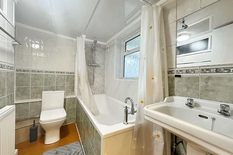 6 bedroom terraced house to rent, Hillingdon Road, Uxbridge, UB10