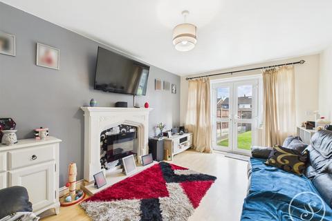 2 bedroom property for sale, Fulneck Court, Pudsey