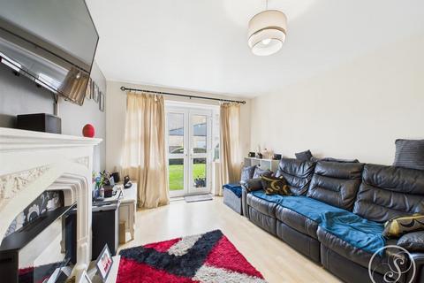 2 bedroom property for sale, Fulneck Court, Pudsey