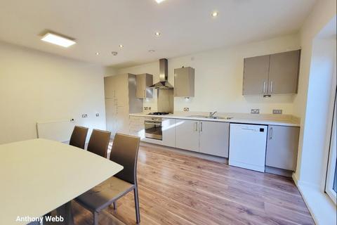 3 bedroom maisonette for sale, Telford Road, London, N11