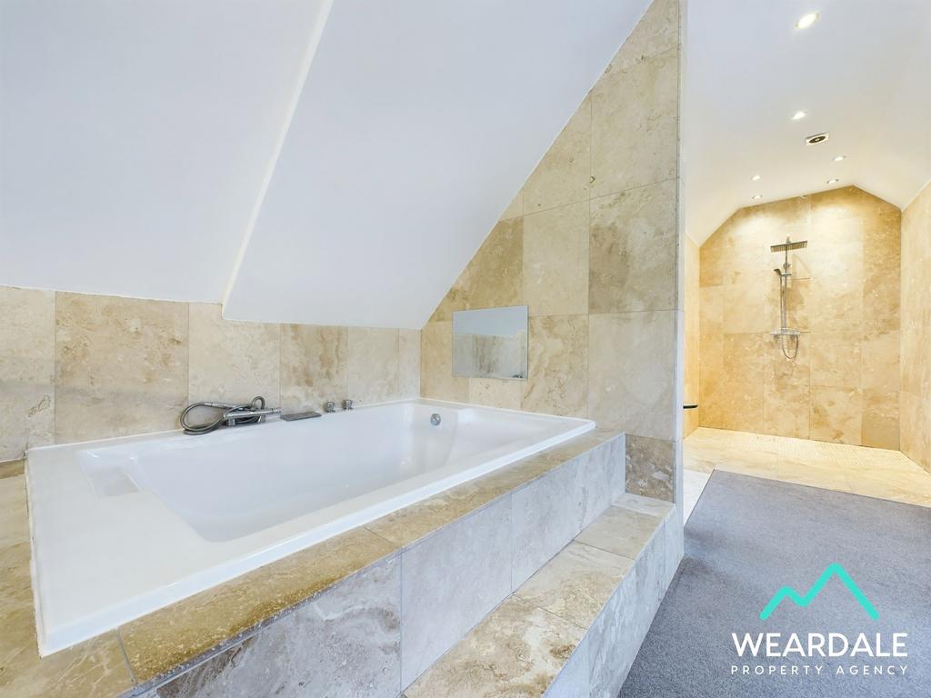 Bedroom 1 - Mezzanine Bathroom