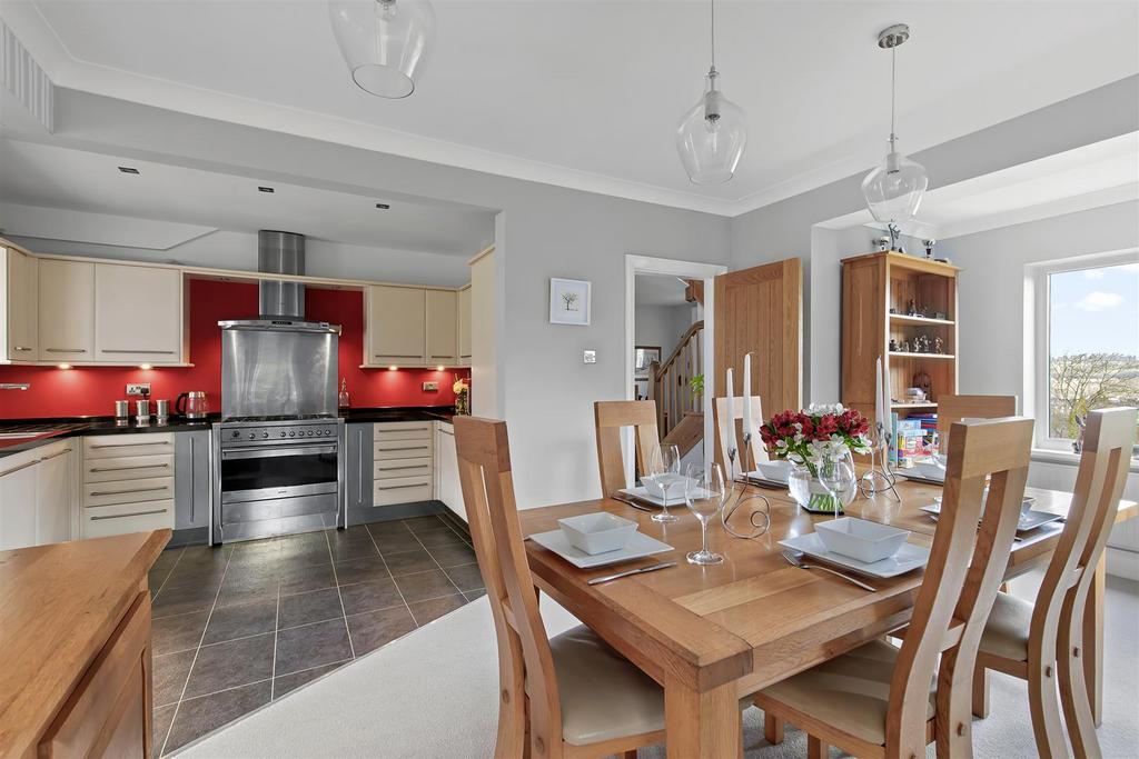 Dining Room &amp; Kitchen