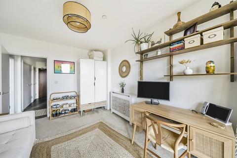 2 bedroom flat for sale, Troubridge Square, Walthamstow, E17