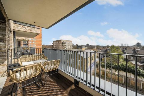 2 bedroom flat for sale, Troubridge Square, Walthamstow, E17
