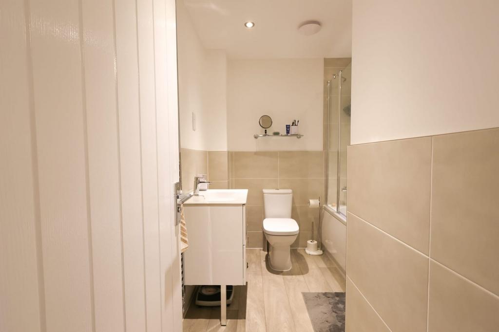 Main Bathroom