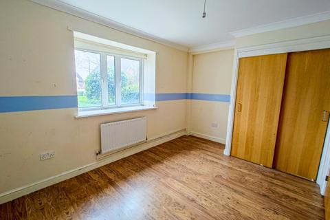 2 bedroom ground floor flat for sale, Fantail Close, Thamesmead, SE28