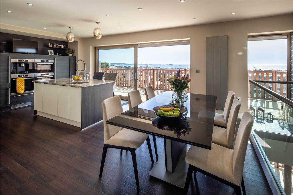 Kitchen/Dining