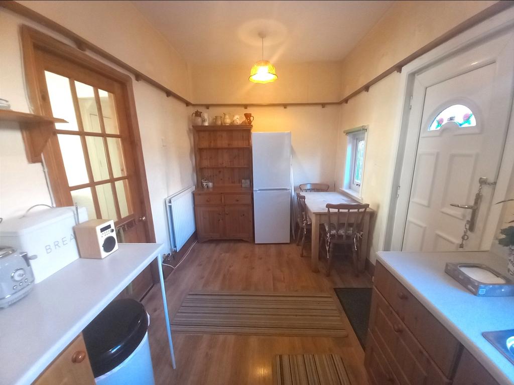 Dining kitchen