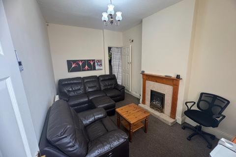 2 bedroom terraced house for sale, Bradford, BD5
