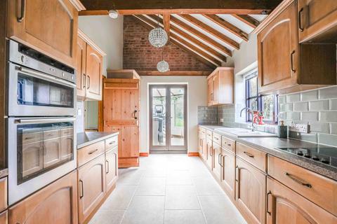 4 bedroom barn conversion for sale, Saxlingham Nethergate