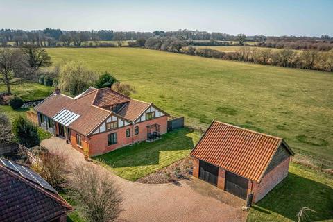 4 bedroom barn conversion for sale, Saxlingham Nethergate