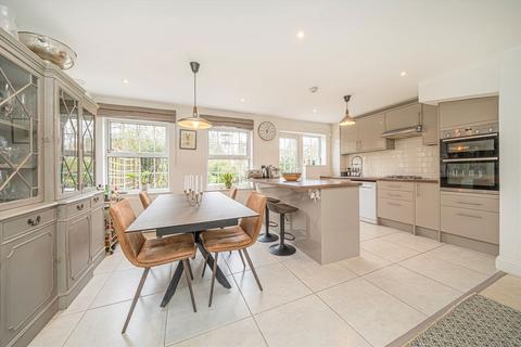 20 Lancaster Place, Twickenham, TW1 1HR