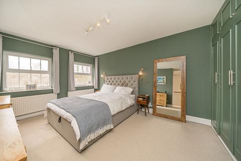 20 Lancaster Place, Twickenham, TW1 1HR