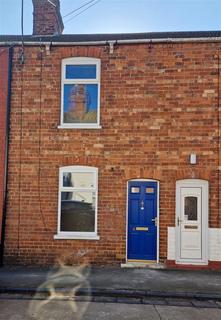 2 bedroom terraced house to rent, Victoria Road, Sutton-On-Sea