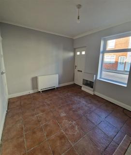 2 bedroom terraced house to rent, Victoria Road, Sutton-On-Sea