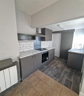 2 bedroom terraced house to rent, Victoria Road, Sutton-On-Sea