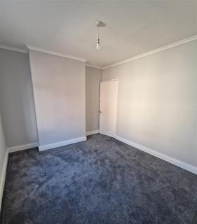 2 bedroom terraced house to rent, Victoria Road, Sutton-On-Sea