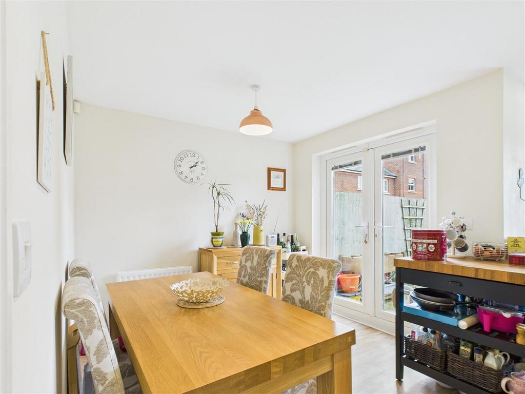 Kitchen/dining