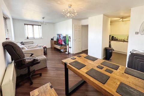 2 bedroom apartment for sale, Connaught Gardens East, Clacton-on-Sea, Essex